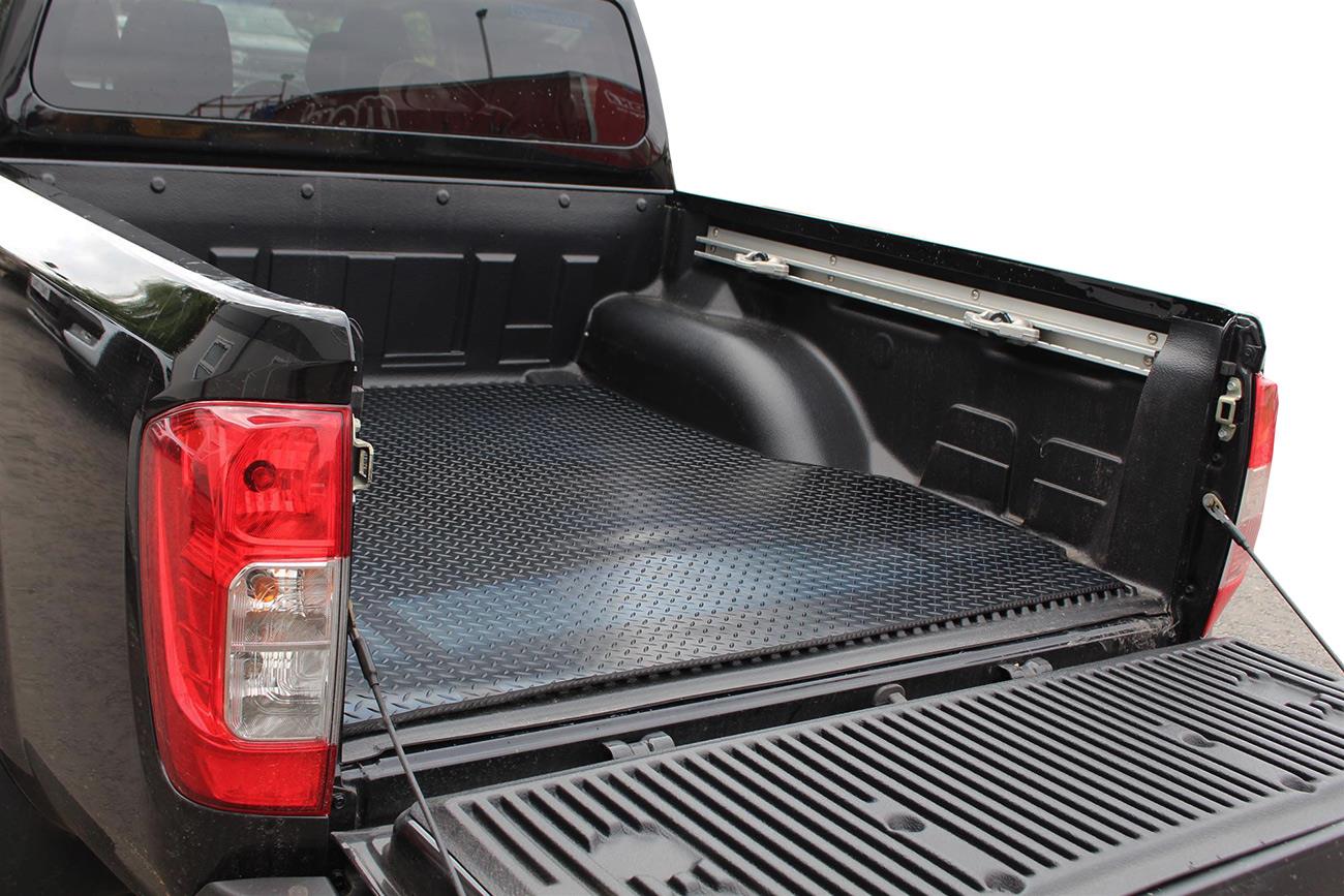 Rubber Boot Mat Non Slip Dog Mat for Nissan Navara NP300 Double Cab