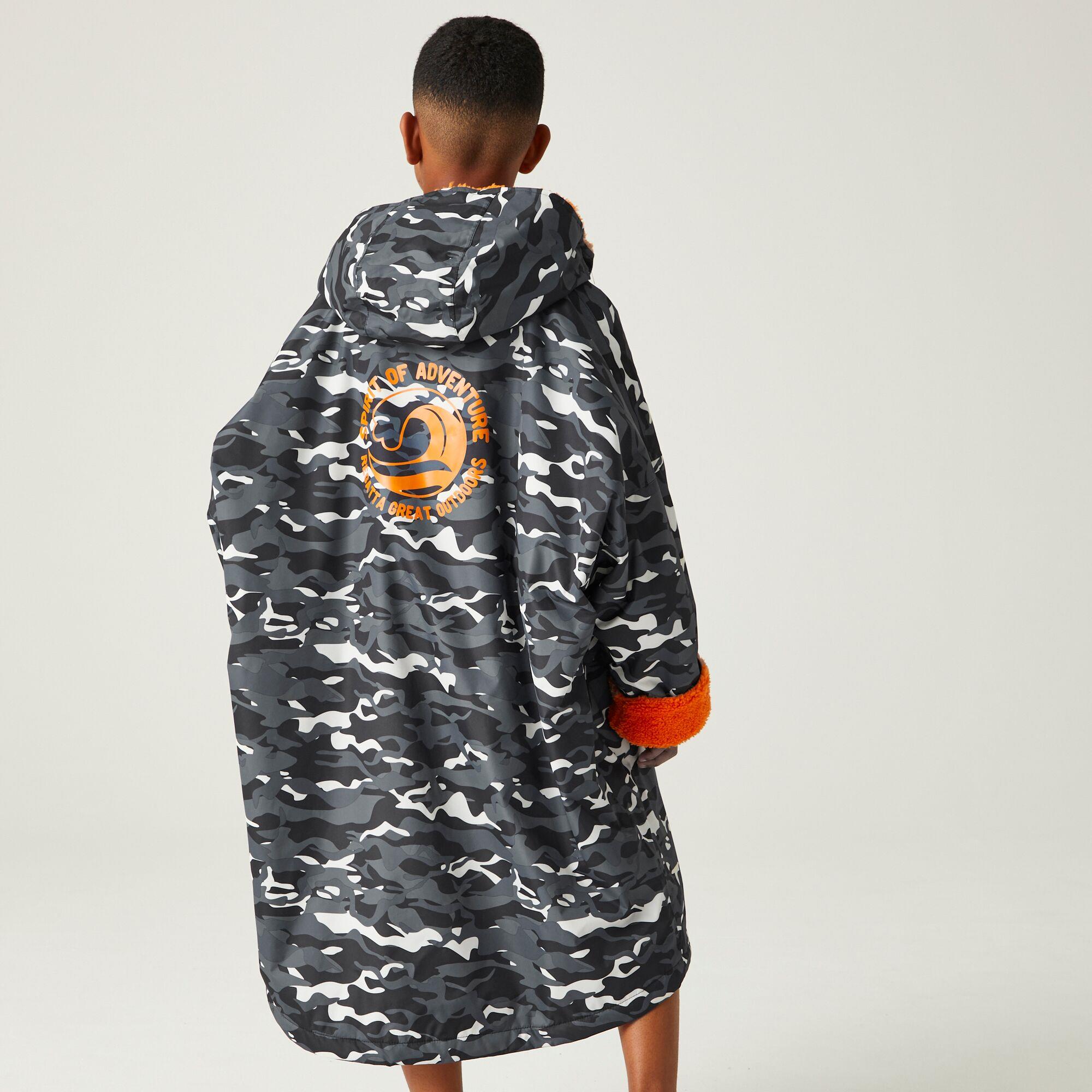 Regatta Kids Waterproof Fleece Lined Oversized Changing Robe - Picture 19 of 59