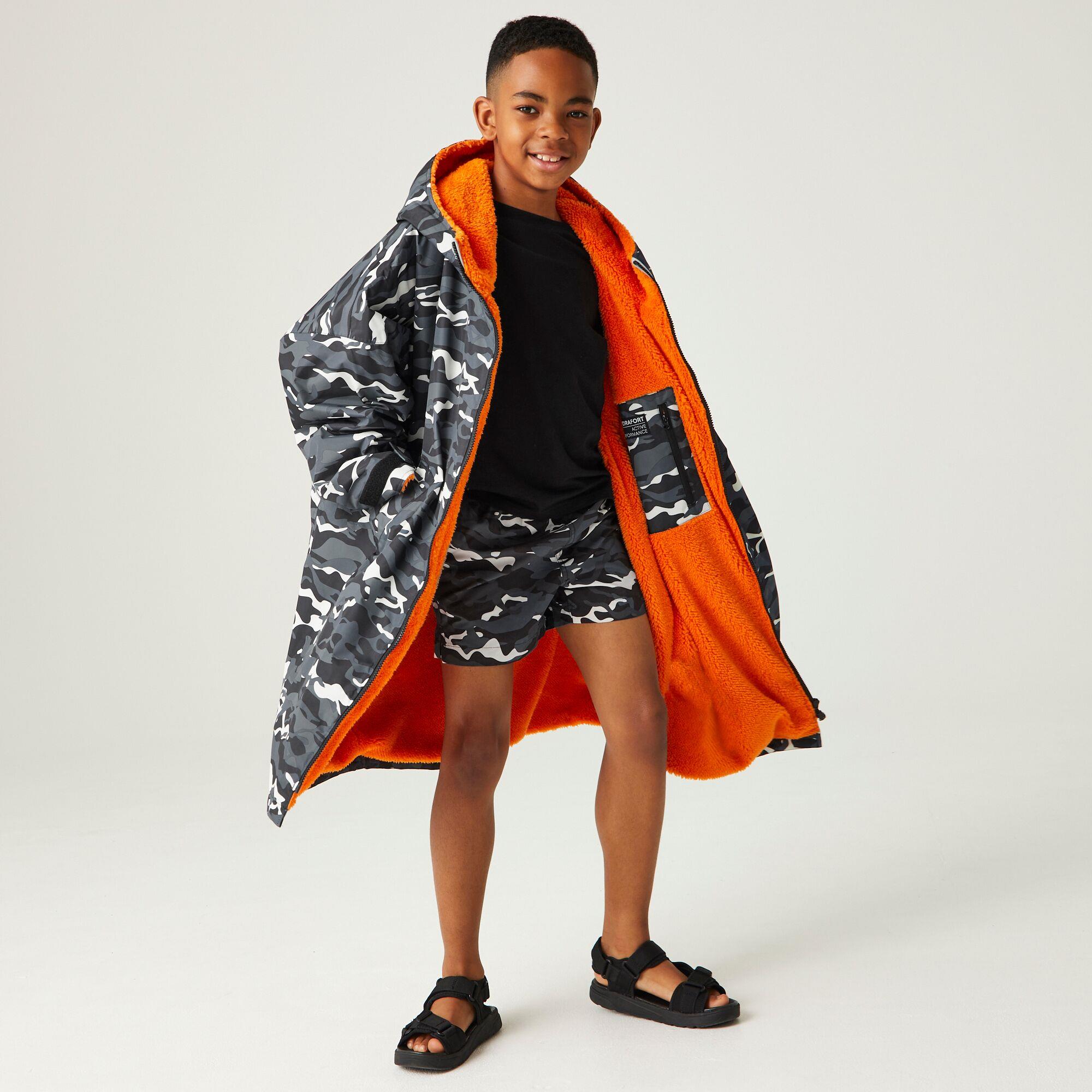 Regatta Kids Waterproof Fleece Lined Oversized Changing Robe - Picture 20 of 59
