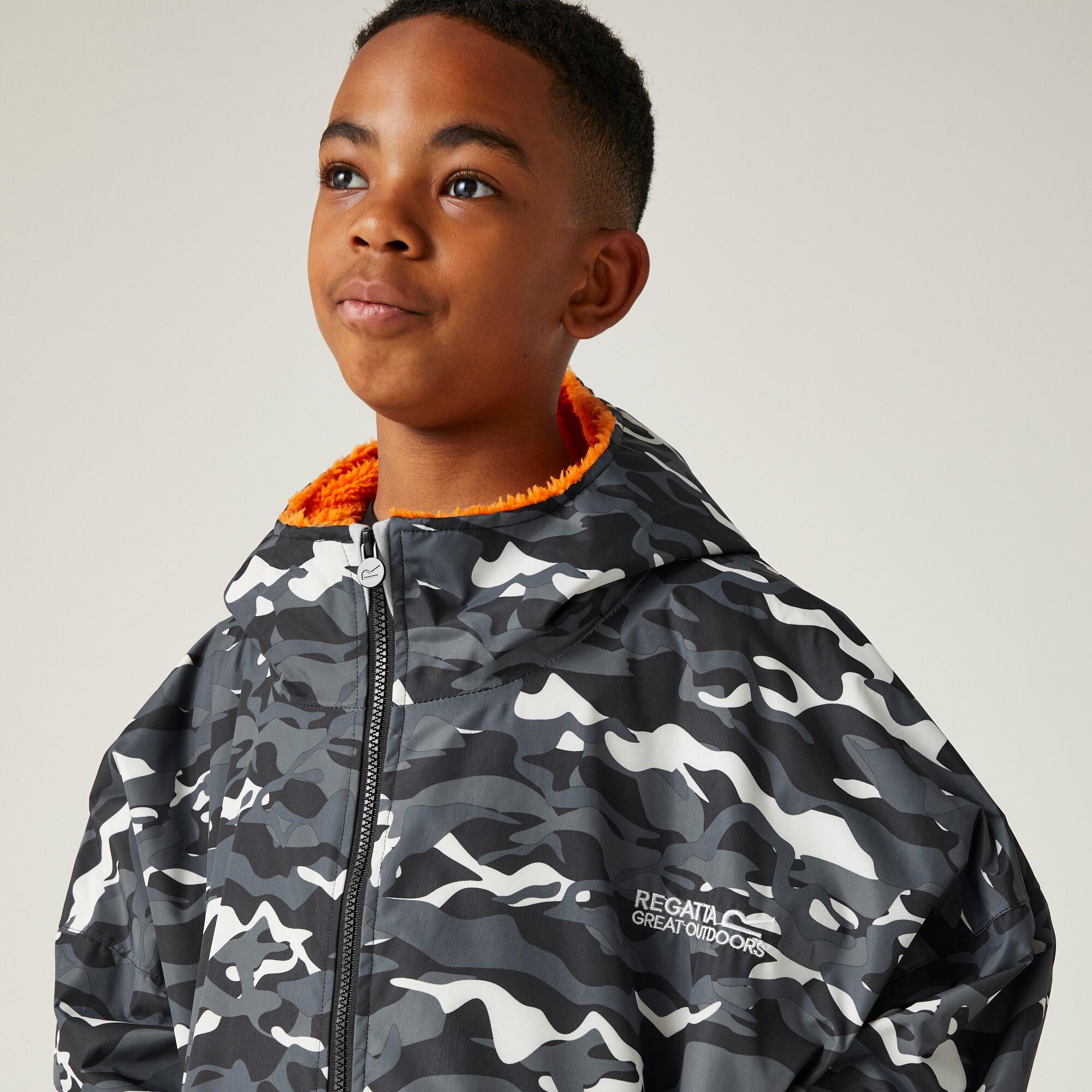 Regatta Kids Waterproof Fleece Lined Oversized Changing Robe - Picture 22 of 59