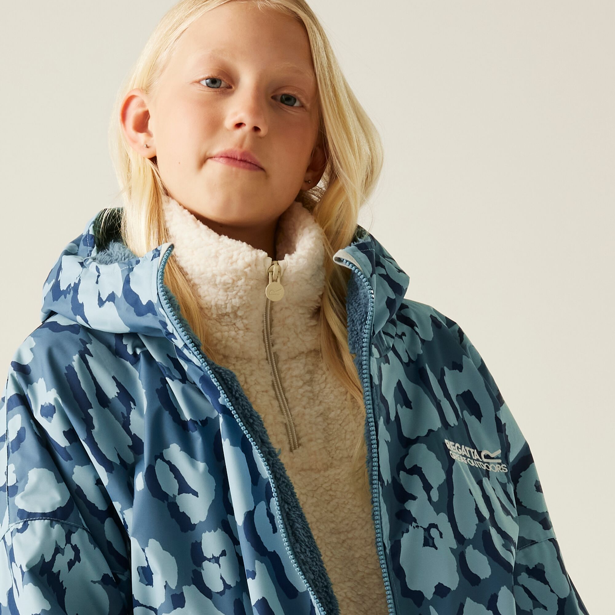 Regatta Kids Waterproof Fleece Lined Oversized Changing Robe - Picture 53 of 59