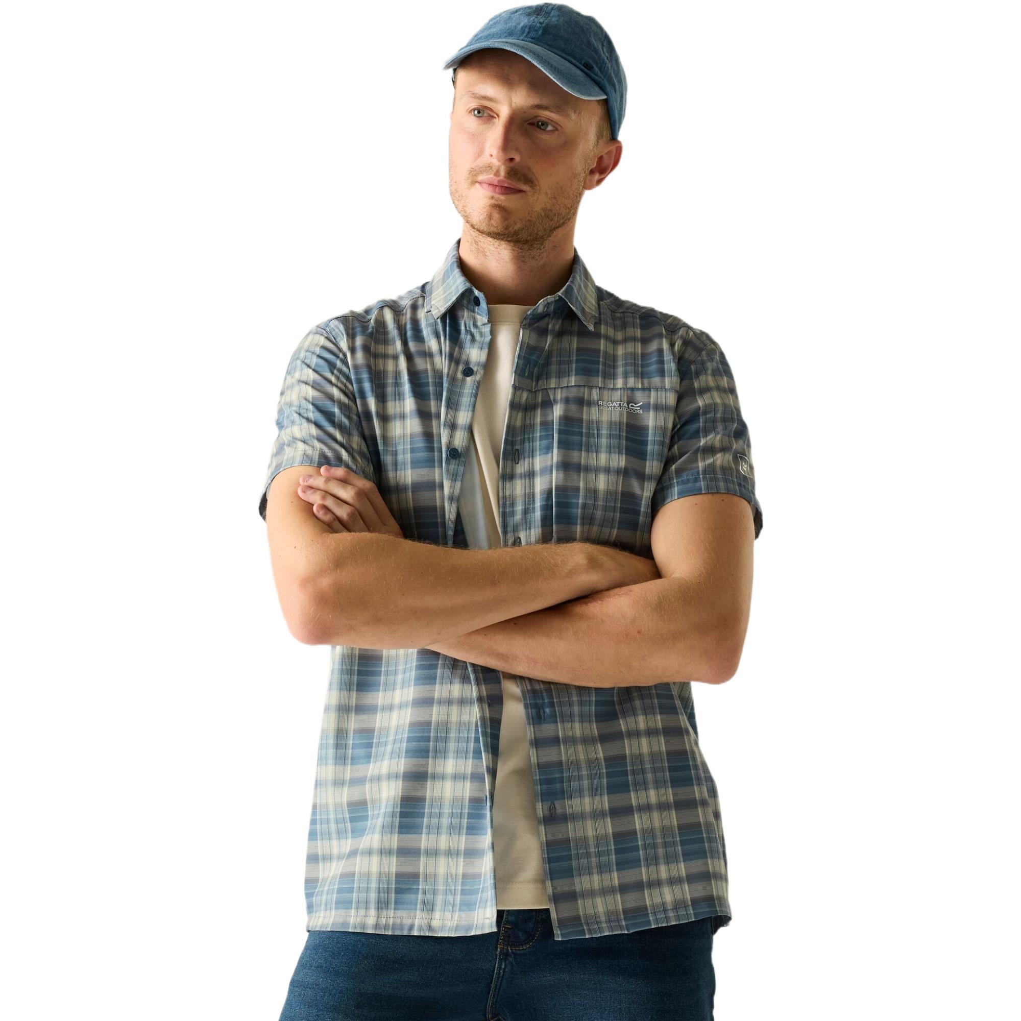 Regatta Mens Anti-Insect Travel Light Short Sleeve Shirt Lightweight
